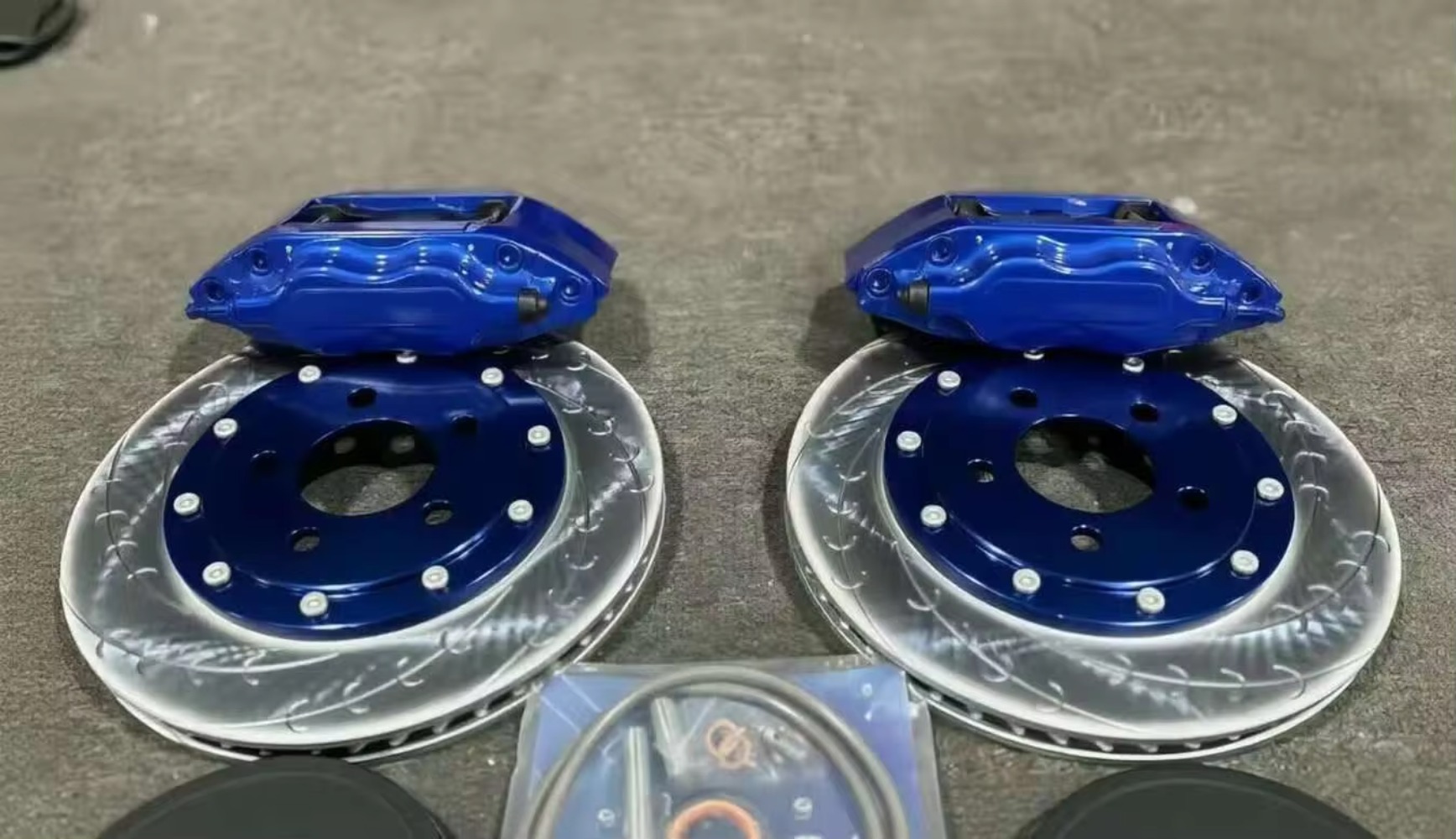 ชุดคาลิปเปอร์เบรกอะลูมิเนียมอั - Forged Front Brake Caliper 4 Piston บทวิจารณ์และราคา